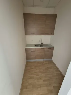2-Zimmer-Gewerbeimmobilie mieten in Baden – 58 m², € 687 – Bild 7 von 9