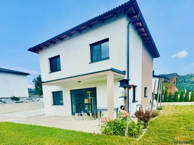 4-Zimmer-Haus kaufen in Vöcklabruck – 139 m², € 539.000 – Bild 1 von 13