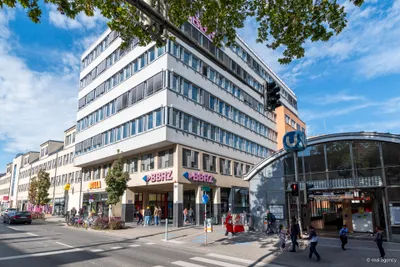 Gewerbeimmobilie mieten in Wien – 5 560 m², € 16