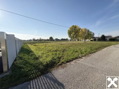 Grundstück kaufen in Eferding – 1 021 m², € 190.000 – Bild 1 von 4
