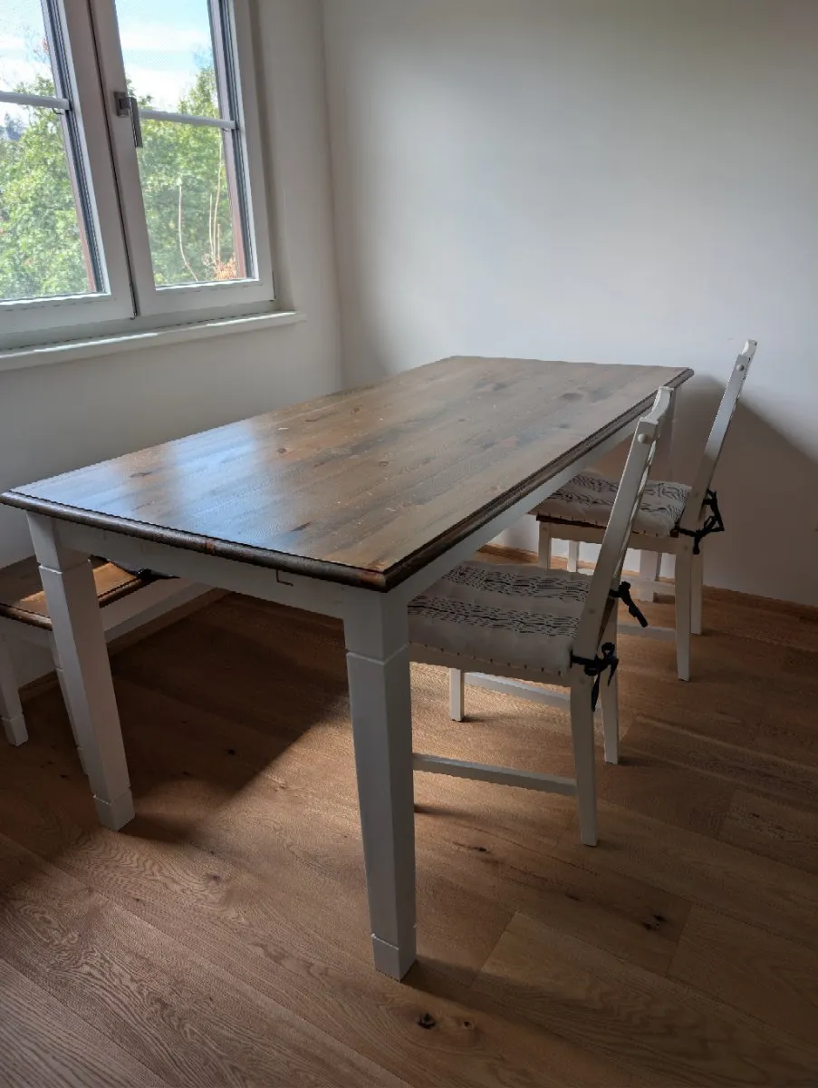 Komplettes Esszimmer- & Wohnset im Landhausstil (Tisch, Bank, Stühle, Kommode) - Dänisches Bettenlager, € 300,- (3032 Eichgraben)