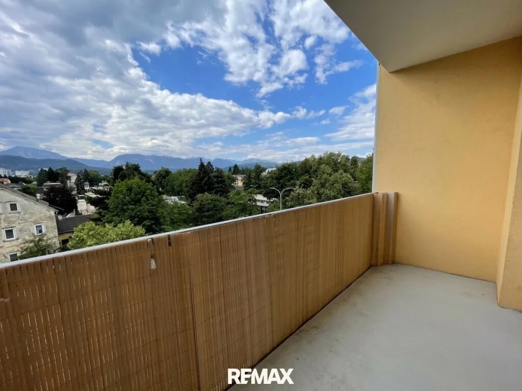 Zur Miete: Lichtdurchflutete 4,5-Zimmer-Wohnung mit Loggia und Balkon in zentraler Lage in Klagenfurt – pohled 3