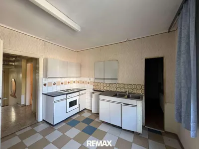 10-Zimmer-Haus kaufen in Tulln – 280 m², € 195.000 – Bild 2 von 12