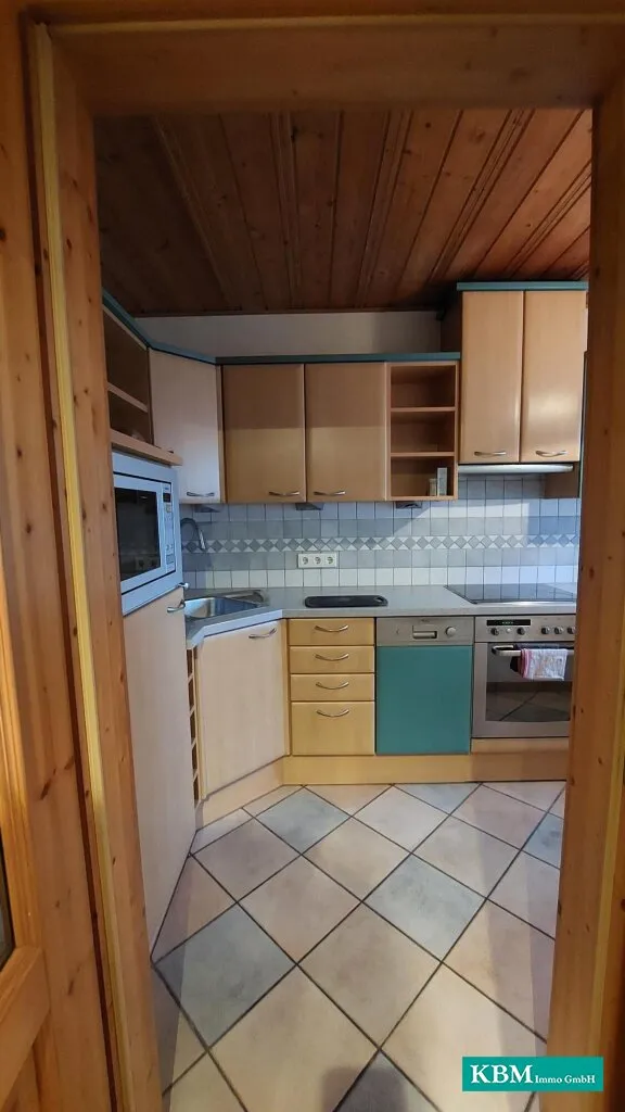 Nicht einsehbares Fertigteilhaus mit Terrasse & großzügiger Garage – pohled 2