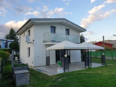 6-Zimmer-Haus mieten in Wien – 180 m², € 1.970 – Bild 1 von 15