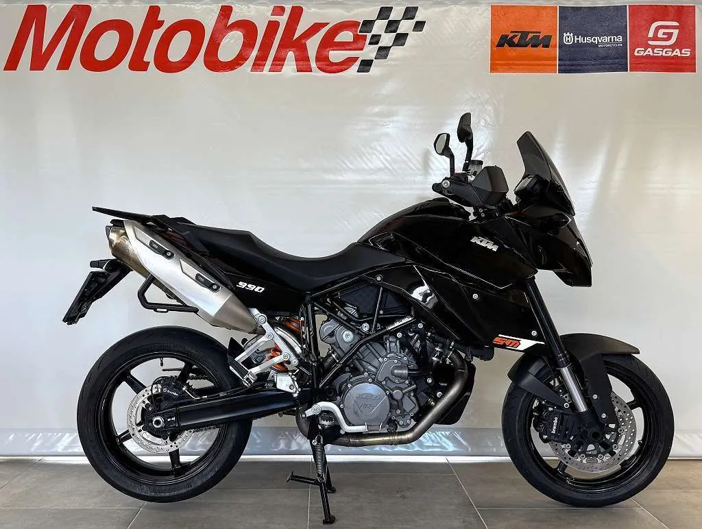 KTM 990