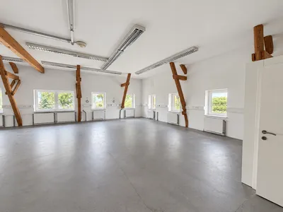 9-Zimmer-Gewerbeimmobilie mieten in Linz Land – 336 m², € 8 – Bild 6 von 7
