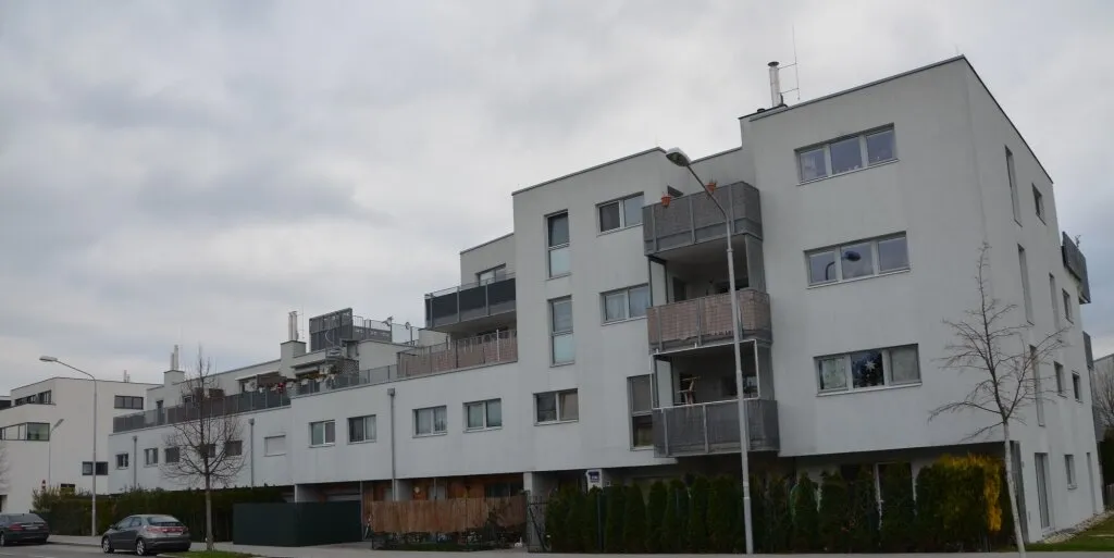 Ziegelhofstraße 106 | Garagenplätze - Ansicht 2