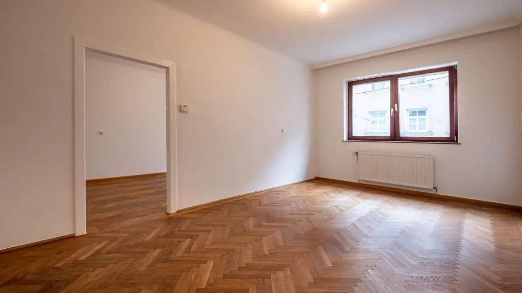 LINZ INNENSTADT. WOHNUNG IN UNMITTELBARER NÄHE ZUR LANDSTRASSE. – pohled 2