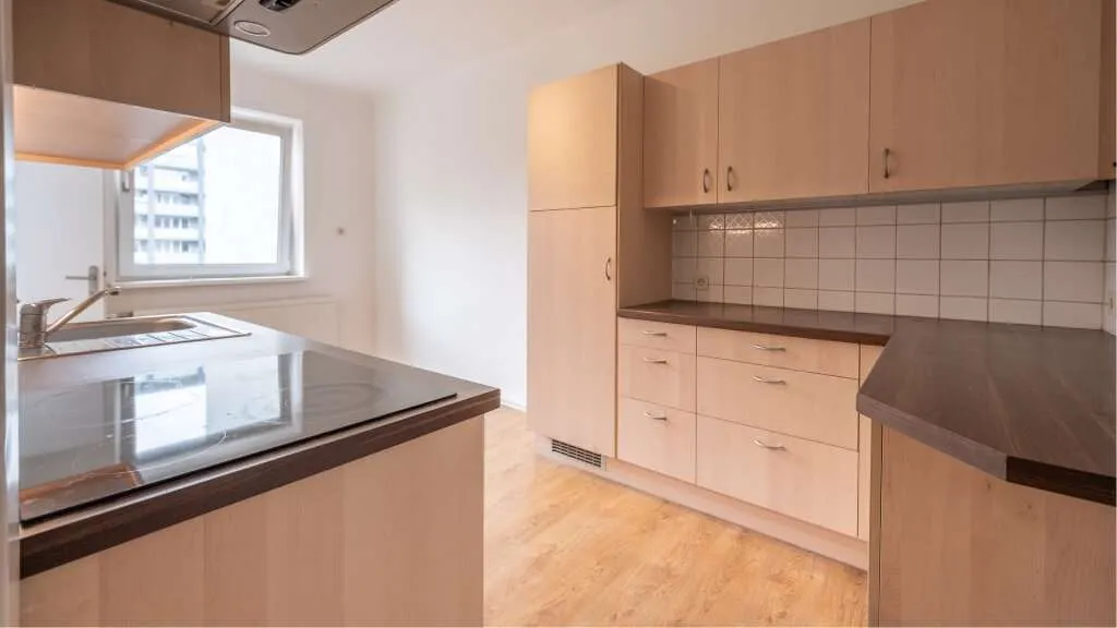 LINZ INNENSTADT. WOHNUNG IN UNMITTELBARER NÄHE ZUR LANDSTRASSE. – pohled 3
