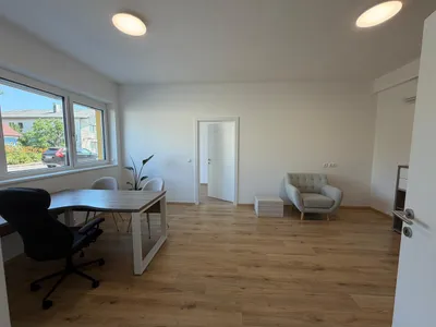 8-Zimmer-Gewerbeimmobilie mieten in Amstetten – 360 m², € 2.100 – Bild 2 von 22