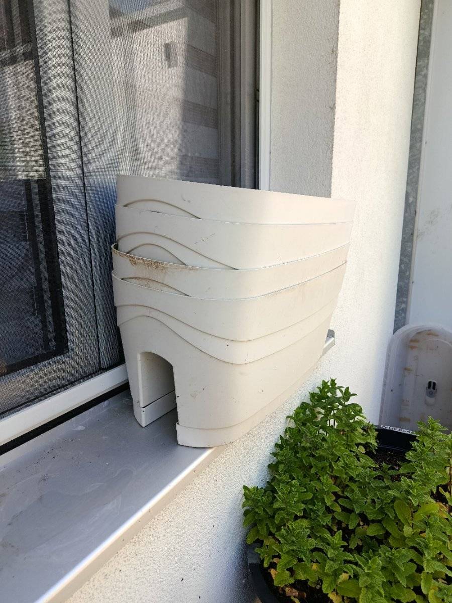blumenständer art deco Grüne Oasen: Unsere dekorativen Pflanzenständer main image 1