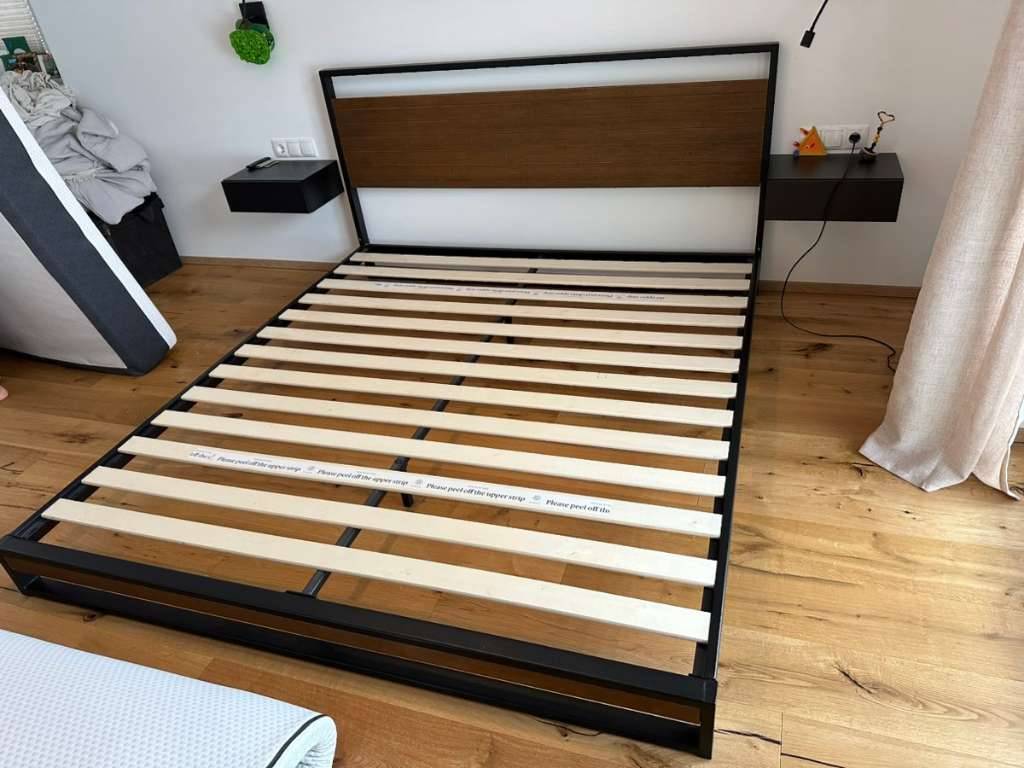 Zinus Suzanne Bett 180x200 cm - Hhe 18 cm - Bambus und Metall Plattform  Bettgestell mit Holzlattenrost - Schwarz,  95,- (6263 Fgen) - willhaben