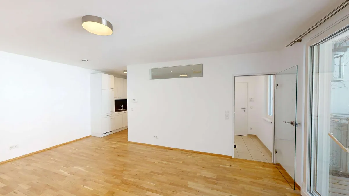 2 Zimmer Wohnung mit Balkon und Einbauküche - Ansicht 2