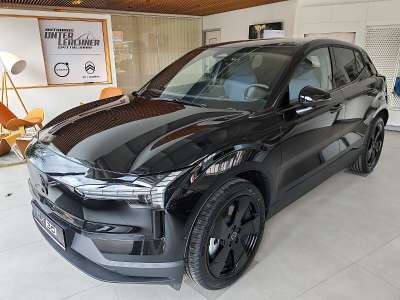 Volvo EX30 Twin Motor Performance AWD 69kWh Black Edi...