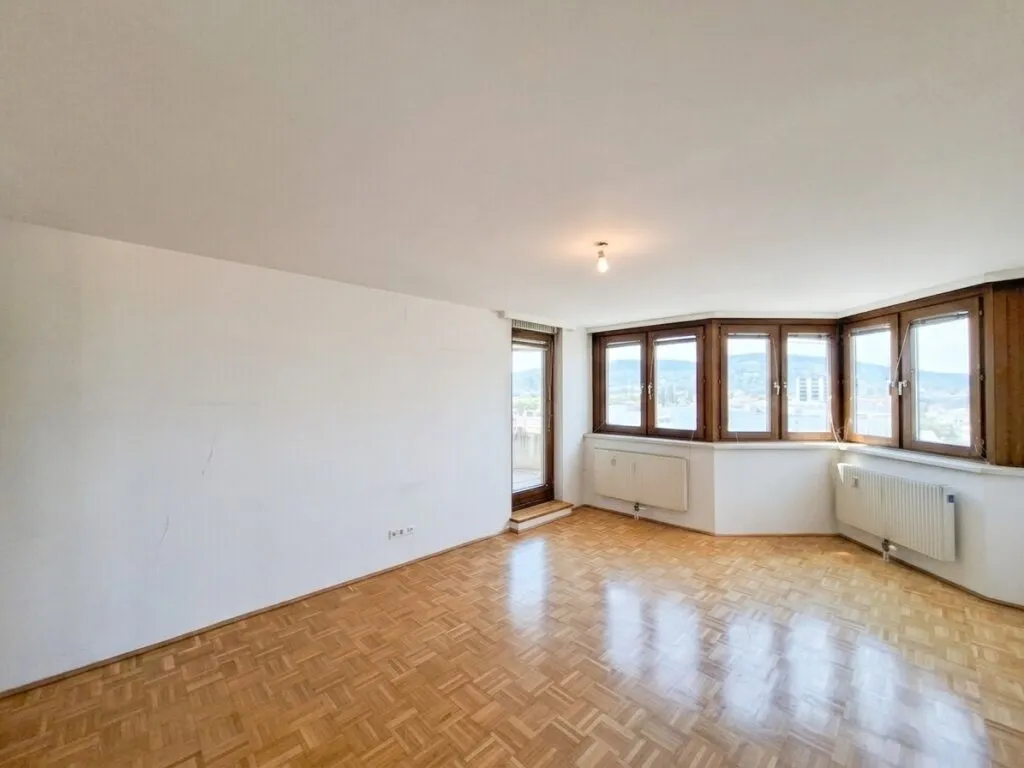 PROVISIONSFREI VOM EIGENTÜMER! 8.OG & FERNBLICK! TOP 3-ZIMMER WOHNUNG MIT LOGGIA NÄHE U4! - Ansicht 2