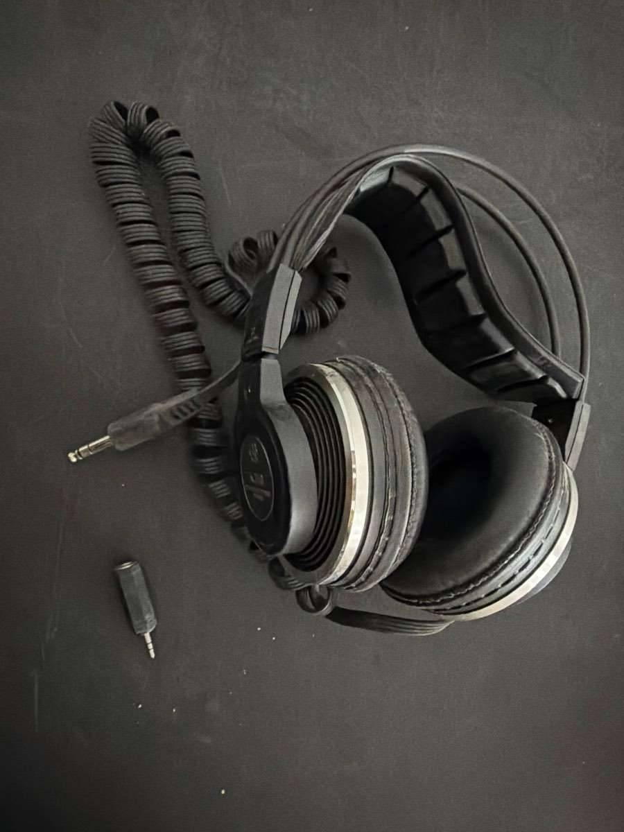 Used AKG K340 Headphones for Sale | HifiShark.com Used AKG K340 Headphones for Sale | HifiShark.com