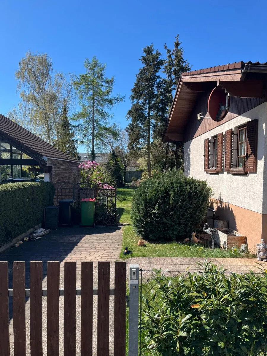 PRIVATVERKAUF: Einfamilienhaus mit großem Garten - Ansicht 3