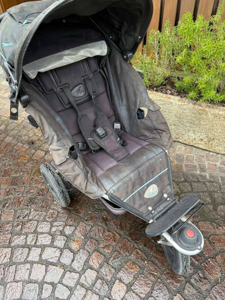 Tfk Jogger twist Kinderwagen zu verschenken - eignet sich super zum Laufen,   0,- (6252 Breitenbach am Inn) - willhaben