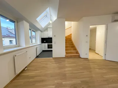 1. Monat mietfrei! Lichtdurchflutete Dachgeschoß-Wohnung, Nähe Margarethenplatz/Naschmarkt – Bild 2