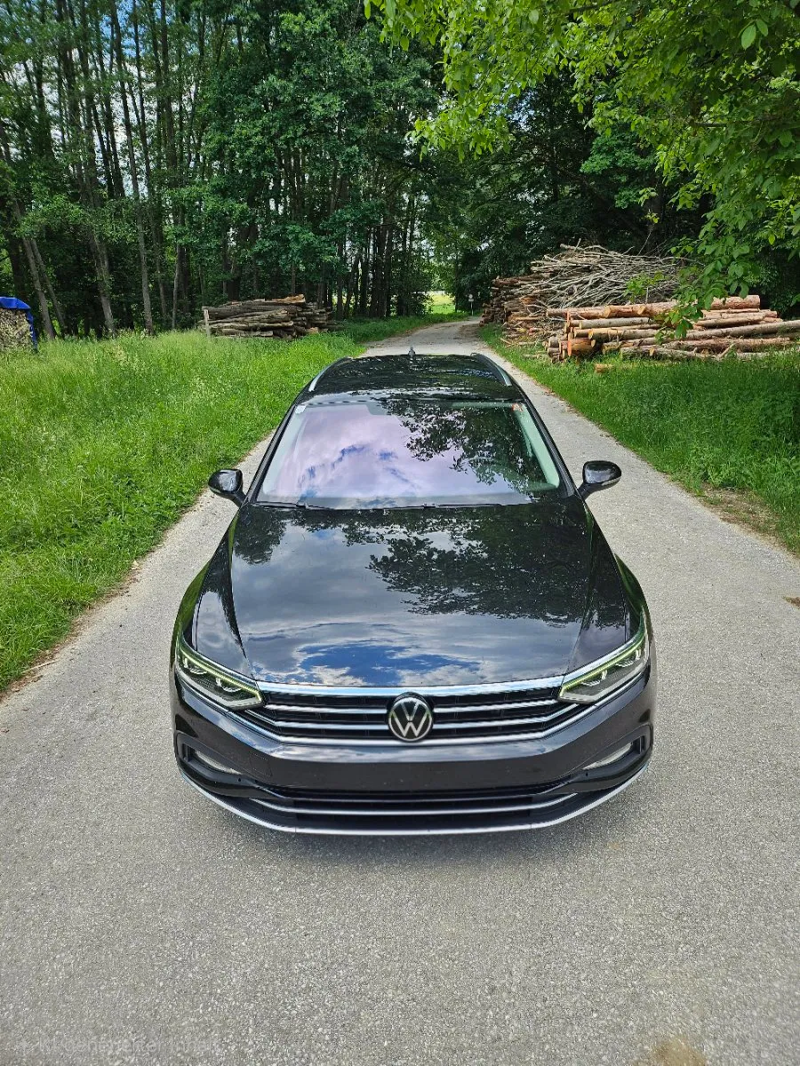 Volkswagen Passat 2021 photo 2