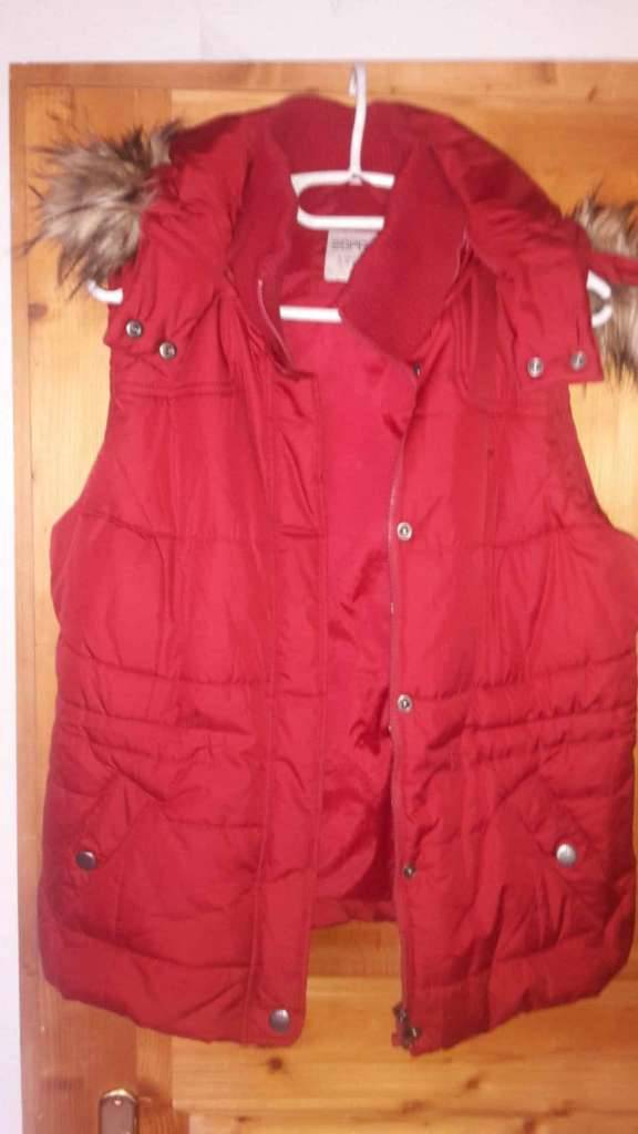 ESPRIT Weste/ Gilet mit Kunstfell-Besatz