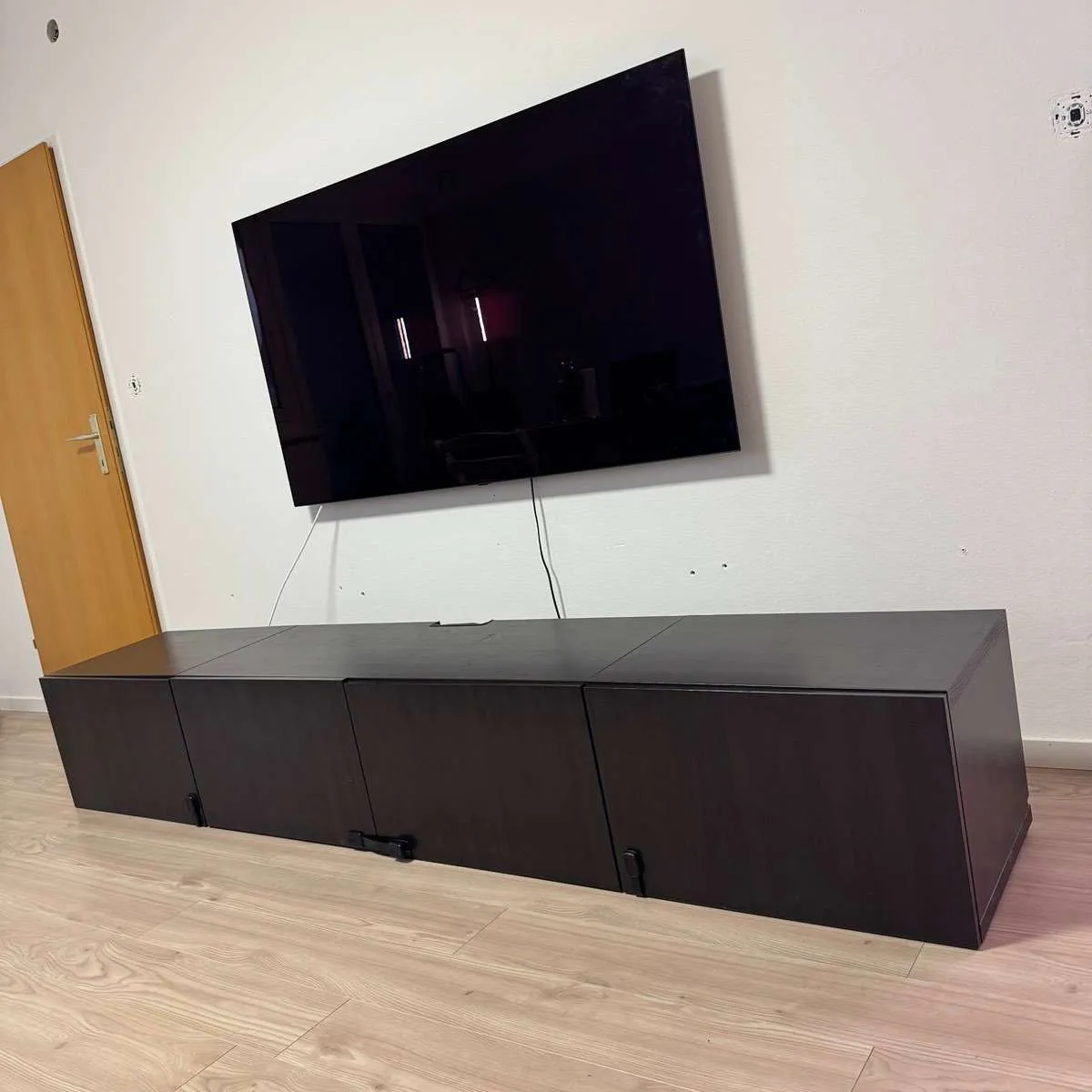 regal über der waschmaschine und Trockner, darüber … – Bild kaufen – 12559611 ❘ living4media Wäsche