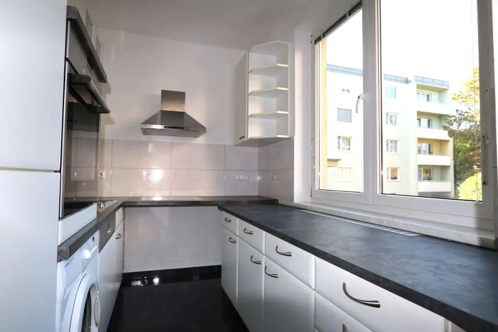 TOP SANIERT - Schöne 2-Zimmer-Eckwohnung mit ostseitiger Loggia und Autoabstellplatz - befristet vermietet! – pohled 2