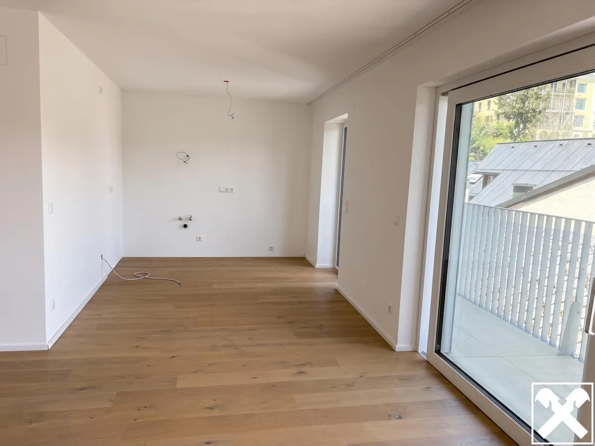 Balkon-Seeblick - Kernsanierte 2-Zimmer-Eigentumswohnung im Zentrum - Top 4 - Ansicht 3