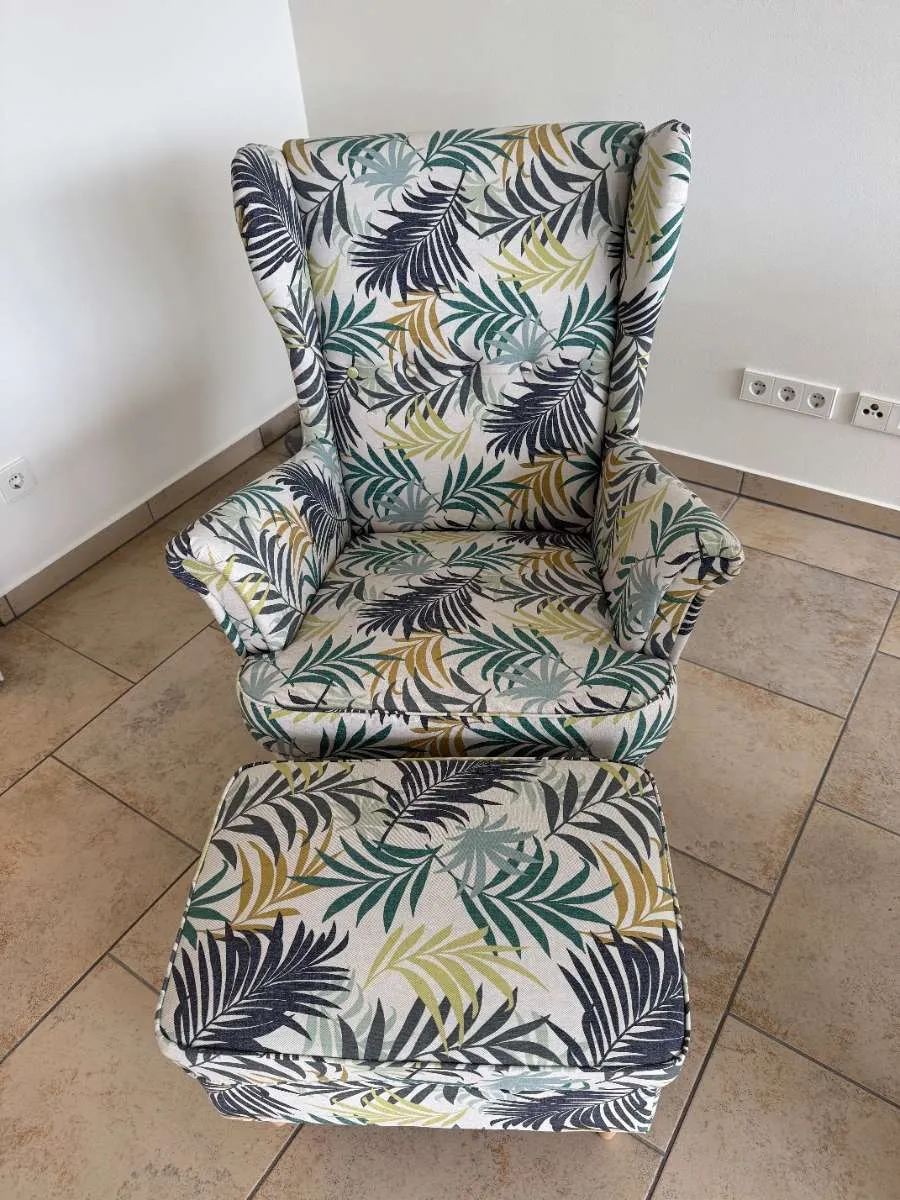 IKEA Ohrensessel mit Hocker - Blättermuster, gut erhalten (Abholung Gmunden), € 110,- (4810 Gmunden)