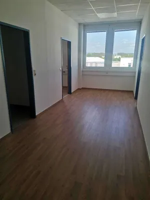 1-Zimmer-Gewerbeimmobilie mieten in Baden – 66 m², € 839 – Bild 6 von 9