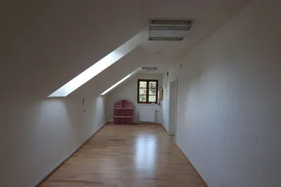 5-Zimmer-Wohnung mieten in Wiener Neustadt Land – 180 m², € 1.200 – Bild 3 von 11