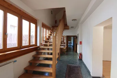 5-Zimmer-Wohnung mieten in Wiener Neustadt Land – 180 m², € 1.200 – Bild 4 von 11