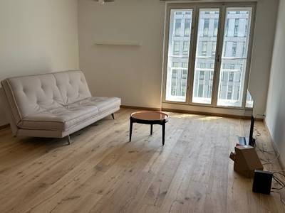 Perfekt gelegene helle 2-Zimmer-Wohnung – Bild 2