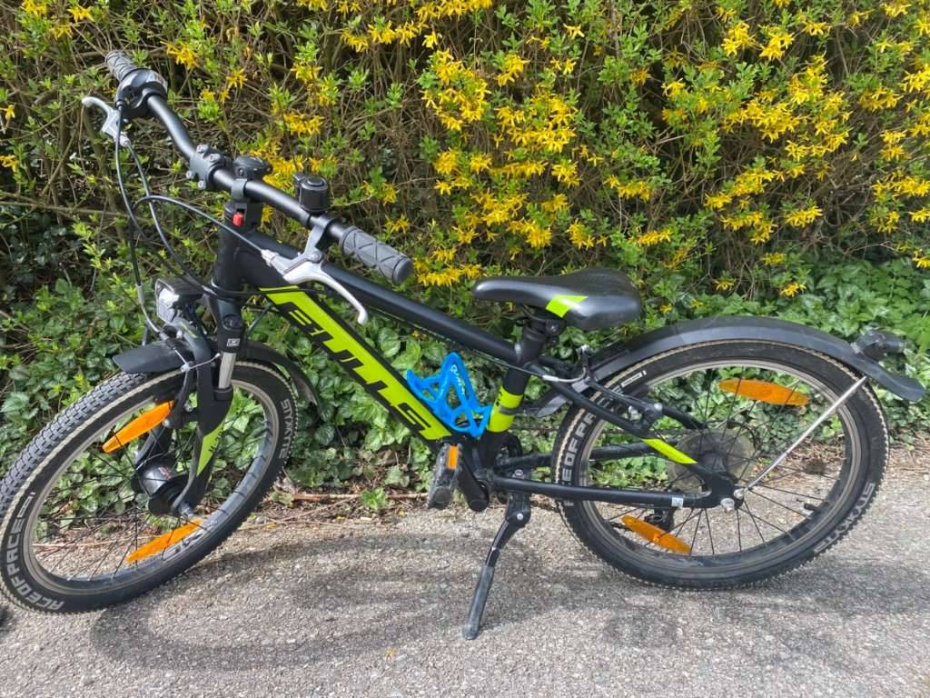 fahrradhelm aufbewahrung Tons Rack  Aufbewahrung fr Radschuhe, Helme und Sonnenbrillen