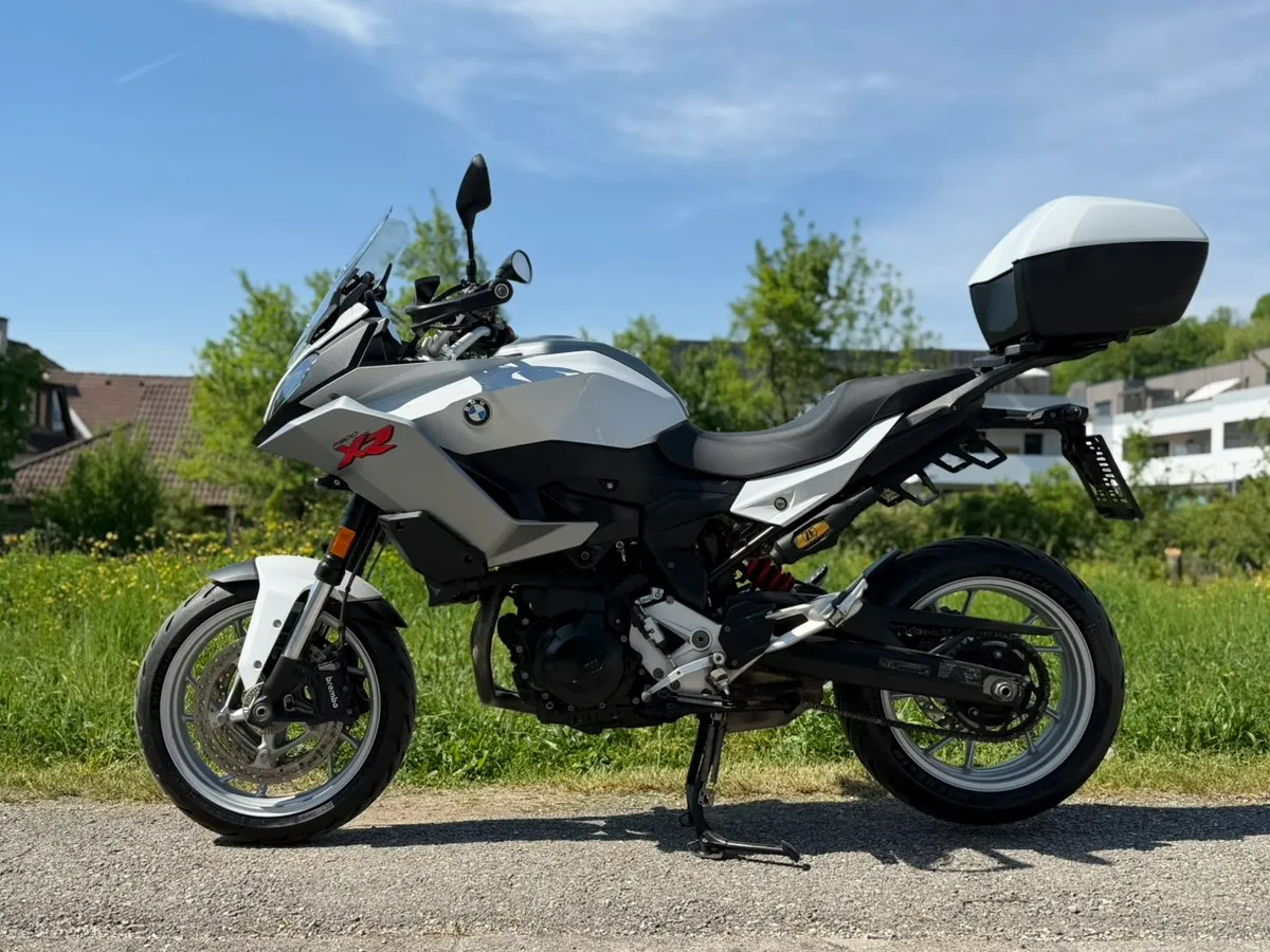 BMW F 900 XR