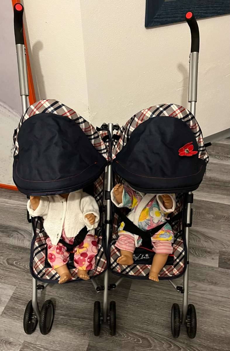 Puppenwagen Daisy Chain Neuwertig!,  25,- (5233 Pischelsdorf am Engelbach)  - willhaben