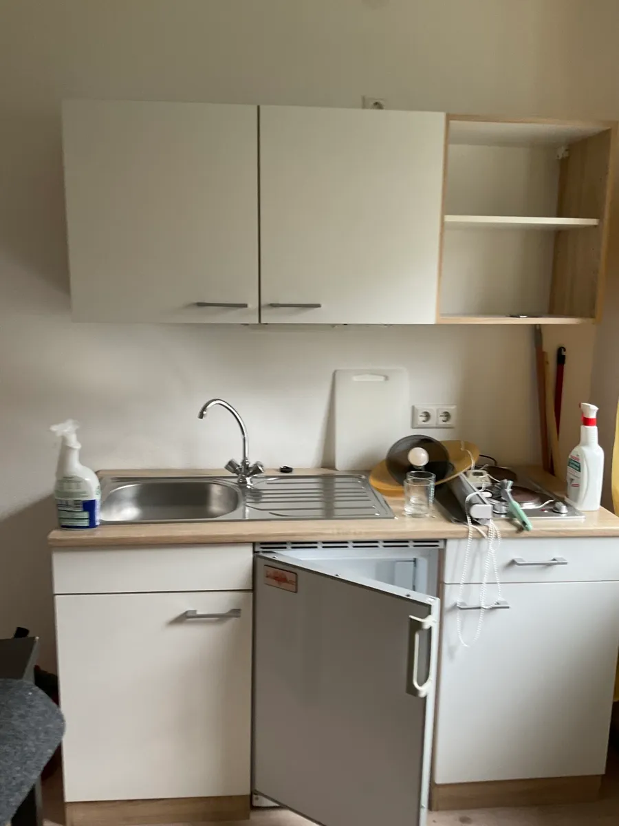 Kleine Küchenzeile zu verschenken, € 0,- (5225 Abern)