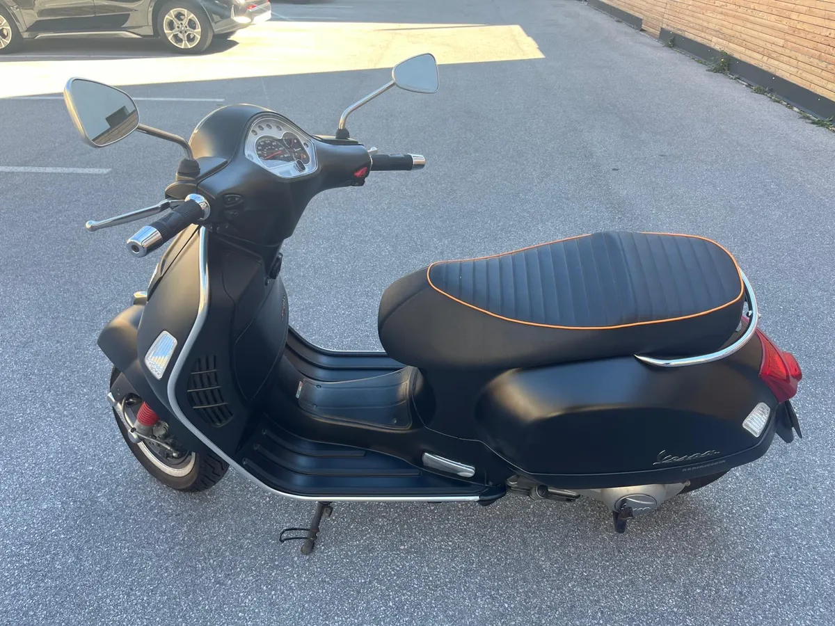 Vespa GTS