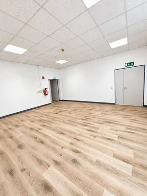 2-Zimmer-Gewerbeimmobilie mieten in Bruck an der Leitha – 100 m², € 799 – Bild 2 von 11