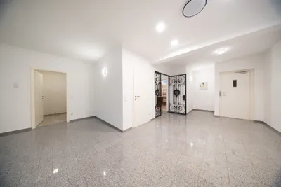 6-Zimmer-Haus mieten in Baden – 206 m², € 8.820 – Bild 17 von 21