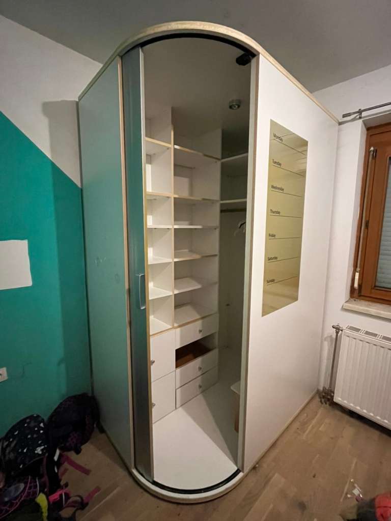 Outlet Mondo begehbarer Kleiderschrank