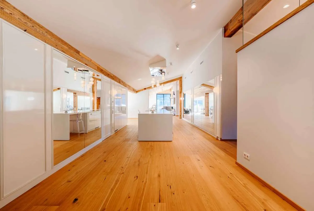 Offen leben, großzügig wohnen - 400 m² Penthouse-Feeling in den Alpen - Ansicht 2