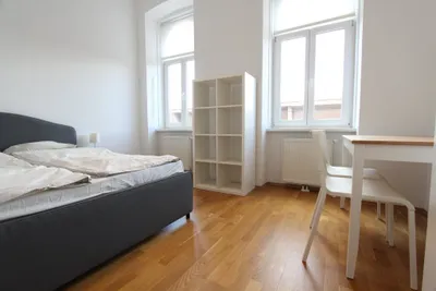 View of Kurzzeitvermietung! Sonnige, schön möblierte 1-Zimmer-Wohnung!
