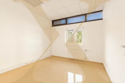Gewerbeimmobilie mieten in Linz – 20 m², € 266