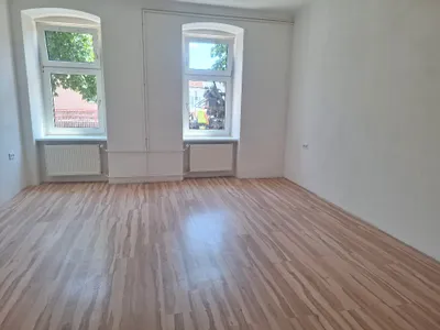 2-Zimmer-Wohnung mieten in Neunkirchen – 61 m², € 700 – Bild 2 von 4