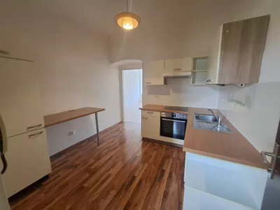 2-Zimmer-Wohnung mieten in Neunkirchen – 61 m², € 700