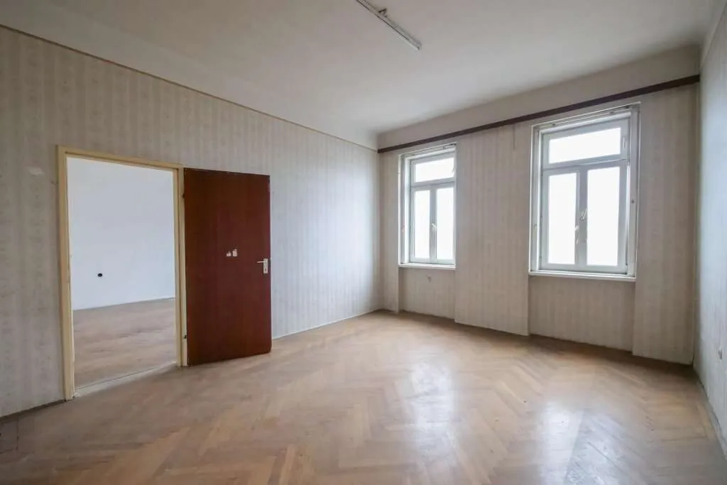 Sanierungsbedürftigte Wohnung / Kurzzeitmiete erlaubt (Airbnb, Booking.com) - Ansicht 2