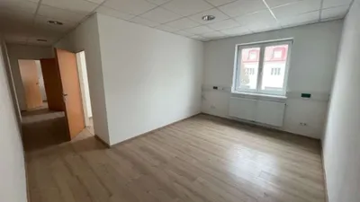 4-Zimmer-Gewerbeimmobilie mieten in Bruck an der Leitha – 55 m², € 590 – Bild 1 von 7