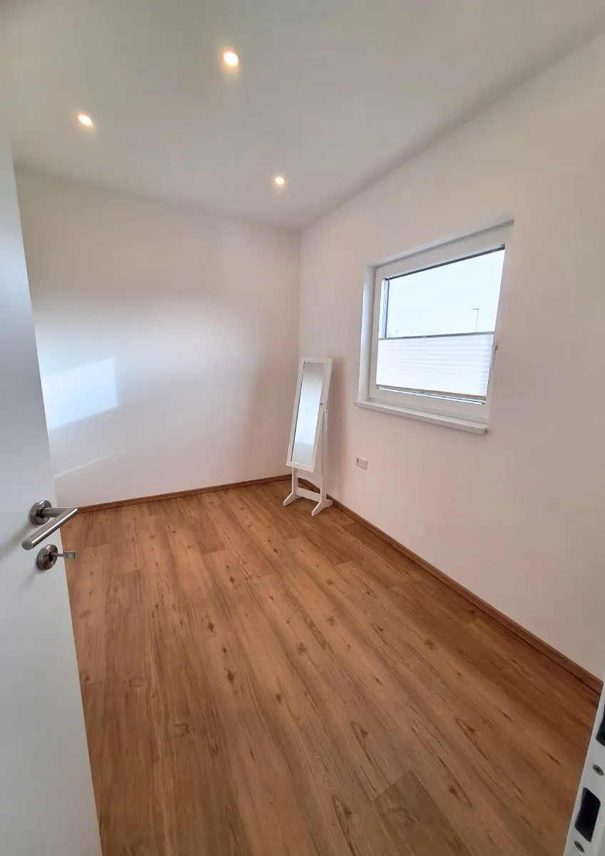 Möbelierte 3-Zimmer-Wohnung mit Balkon und Garage in Eggelsberg - Ansicht 2